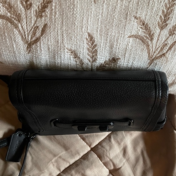 Coach Swagger Crossbody Black Leather Crossbody or Shoulder Bag A1532-53032 - Picture 5 of 9